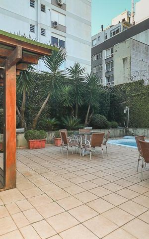 Casa à venda com 490m², 3 quartos e 1 vagaFundos
