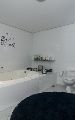 Casa à venda com 490m², 3 quartos e 1 vagaBanheiro da Suíte