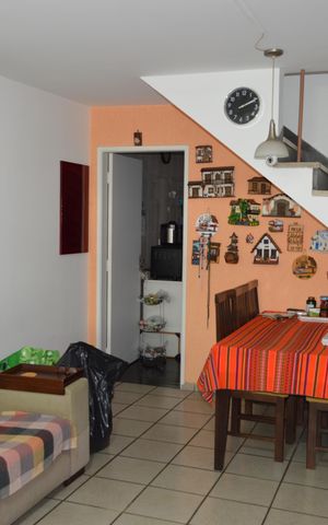 Casa à venda com 105m², 3 quartos e 1 vagaSala