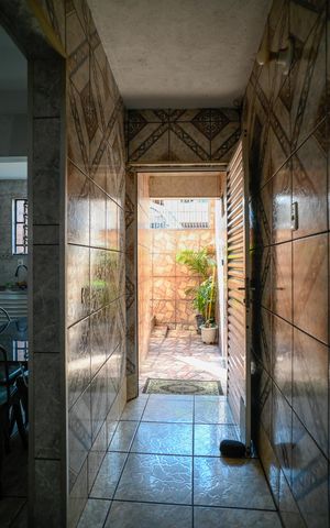 Casa à venda com 270m², 5 quartos e sem vaga Casa à venda com 270m², 5 quartos e sem vagaCasa 2 - Entrada