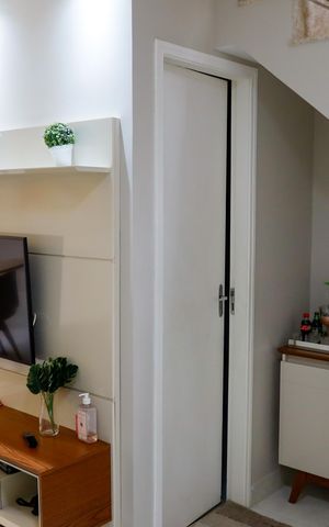 Casa de condomínio à venda com 60m², 2 quartos e 1 vaga Casa de condomínio à venda com 60m², 2 quartos e 1 vagaSala