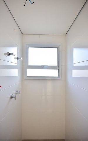 Apartamento à venda com 58m², 1 quarto e 2 vagasBanheiro