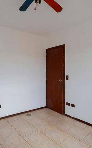 Casa à venda com 510m², 4 quartos e 8 vagas Casa à venda com 510m², 4 quartos e 8 vagasQuarto 2