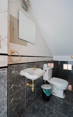 Casa à venda com 510m², 4 quartos e 8 vagas Casa à venda com 510m², 4 quartos e 8 vagasLavabo