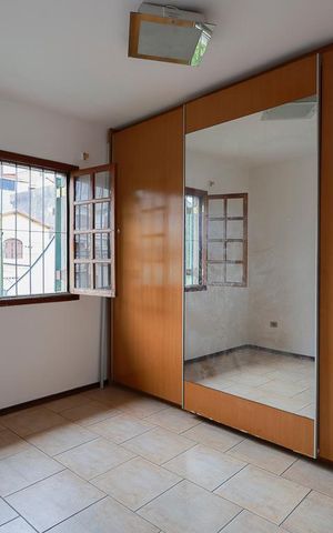 Casa à venda com 510m², 4 quartos e 8 vagas Casa à venda com 510m², 4 quartos e 8 vagasCloset da suíte