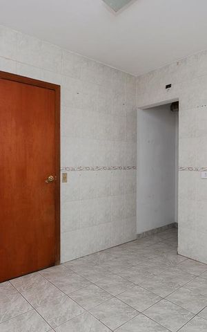 Casa à venda com 510m², 4 quartos e 8 vagas Casa à venda com 510m², 4 quartos e 8 vagasÁrea de serviço
