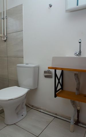 Studio para alugar com 28m², 1 quarto e 1 vaga Studio para alugar com 28m², 1 quarto e 1 vagaBanheiro