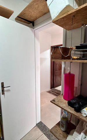 Casa à venda com 181m², 3 quartos e 2 vagas Casa à venda com 181m², 3 quartos e 2 vagasDespensa
