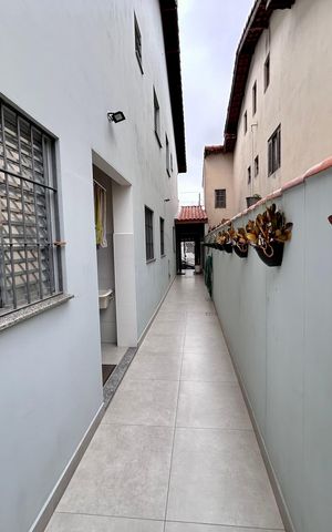 Casa à venda com 181m², 3 quartos e 2 vagas Casa à venda com 181m², 3 quartos e 2 vagasCorredor