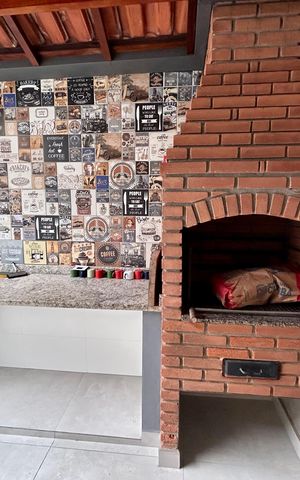 Casa à venda com 181m², 3 quartos e 2 vagas Casa à venda com 181m², 3 quartos e 2 vagasChurrasqueira