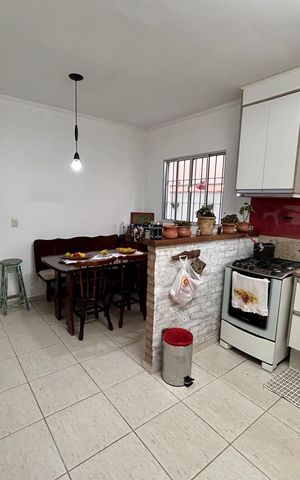 Casa à venda com 181m², 3 quartos e 2 vagas Casa à venda com 181m², 3 quartos e 2 vagasCozinha