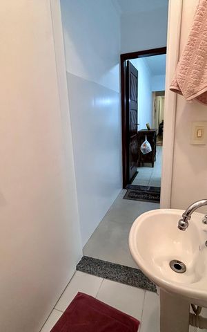 Casa à venda com 181m², 3 quartos e 2 vagas Casa à venda com 181m², 3 quartos e 2 vagasLavabo 2