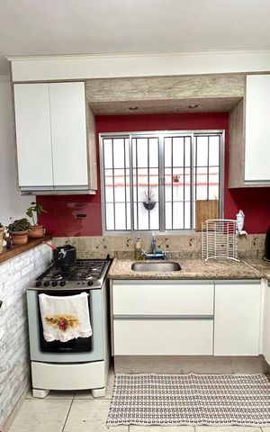 Casa à venda com 181m², 3 quartos e 2 vagas Casa à venda com 181m², 3 quartos e 2 vagasCozinha