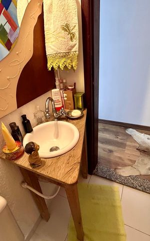 Casa à venda com 181m², 3 quartos e 2 vagas Casa à venda com 181m², 3 quartos e 2 vagasLavabo 1