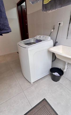 Casa à venda com 181m², 3 quartos e 2 vagas Casa à venda com 181m², 3 quartos e 2 vagasÁrea de Serviço