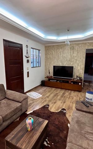 Casa à venda com 181m², 3 quartos e 2 vagas Casa à venda com 181m², 3 quartos e 2 vagasSala