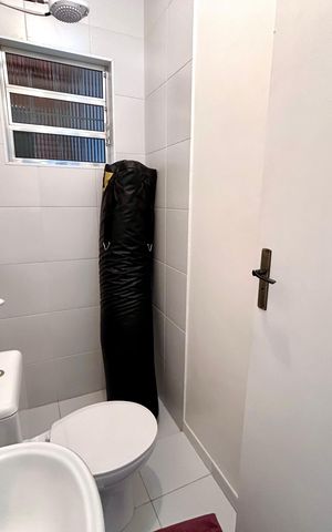 Casa à venda com 181m², 3 quartos e 2 vagas Casa à venda com 181m², 3 quartos e 2 vagasLavabo 2