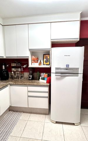 Casa à venda com 181m², 3 quartos e 2 vagas Casa à venda com 181m², 3 quartos e 2 vagasCozinha