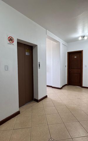 Apartamento para alugar com 80m², 3 quartos e 1 vaga Apartamento para alugar com 80m², 3 quartos e 1 vagaHall