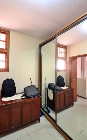 Casa à venda com 370m², 3 quartos e 8 vagasCloset da suíte 1