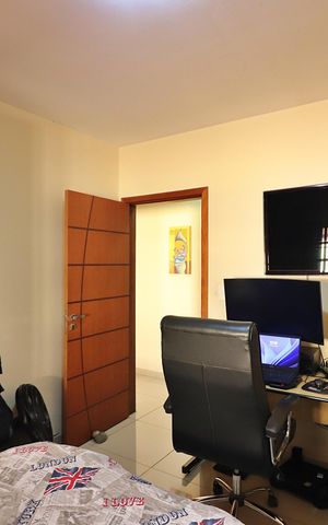 Casa à venda com 370m², 3 quartos e 8 vagasSuíte 2