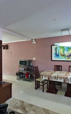 Casa à venda com 370m², 3 quartos e 8 vagasSala