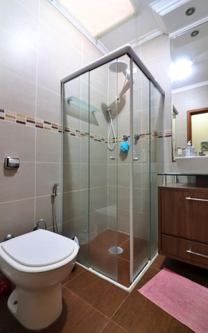 Casa à venda com 370m², 3 quartos e 8 vagasBanheiro Social