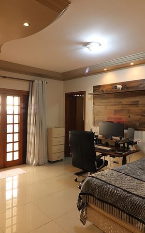 Casa à venda com 370m², 3 quartos e 8 vagasSuíte 1