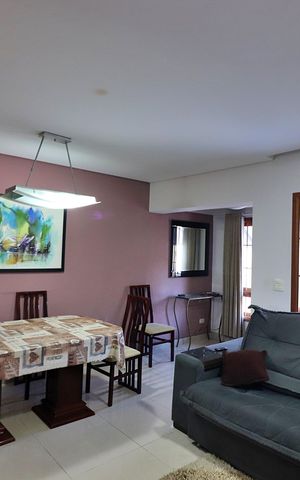 Casa à venda com 370m², 3 quartos e 8 vagasSala