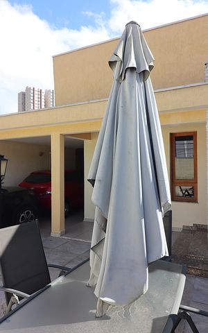 Casa à venda com 370m², 3 quartos e 8 vagasQuintal