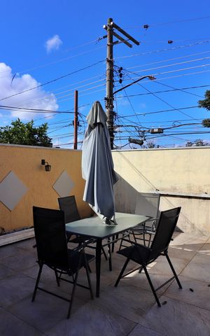 Casa à venda com 370m², 3 quartos e 8 vagasQuintal