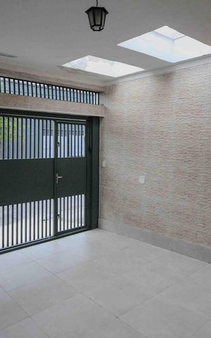 Casa à venda com 140m², 3 quartos e 2 vagas Casa à venda com 140m², 3 quartos e 2 vagasGaragem