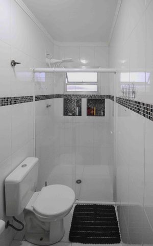 Casa à venda com 140m², 3 quartos e 2 vagas Casa à venda com 140m², 3 quartos e 2 vagasBanheiro da Suite