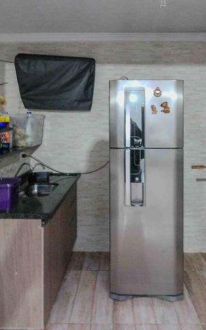 Casa à venda com 140m², 3 quartos e 2 vagas Casa à venda com 140m², 3 quartos e 2 vagasÁrea comum - Churrasqueira
