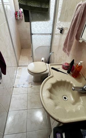 Casa à venda com 220m², 4 quartos e 3 vagasBanheiro 3