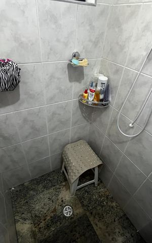 Casa à venda com 220m², 4 quartos e 3 vagasBanheiro 2