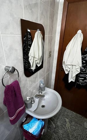 Casa à venda com 220m², 4 quartos e 3 vagasBanheiro 2