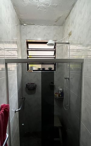 Casa à venda com 220m², 4 quartos e 3 vagasBanheiro 2
