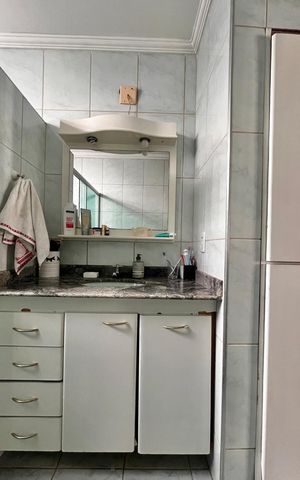 Casa à venda com 297m², 5 quartos e 4 vagas Casa à venda com 297m², 5 quartos e 4 vagasBanheiro Social