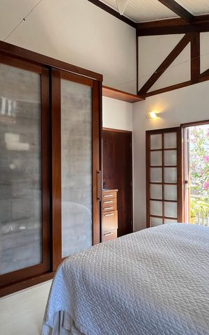 Casa à venda com 230m², 5 quartos e 2 vagas Casa à venda com 230m², 5 quartos e 2 vagasSuíte 3