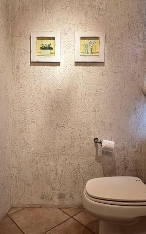 Casa à venda com 230m², 5 quartos e 2 vagas Casa à venda com 230m², 5 quartos e 2 vagasLavabo