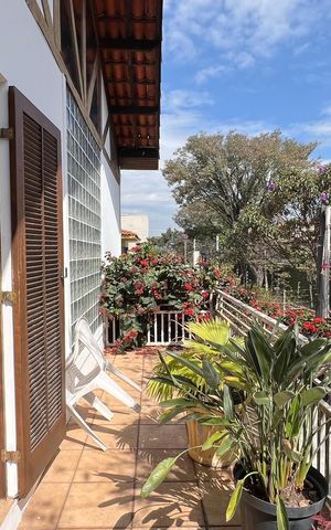 Casa à venda com 230m², 5 quartos e 2 vagas Casa à venda com 230m², 5 quartos e 2 vagasVaranda da suite