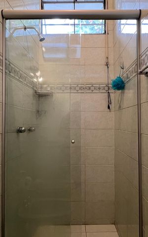 Casa à venda com 230m², 5 quartos e 2 vagas Casa à venda com 230m², 5 quartos e 2 vagasBanheiro da Suíte 1