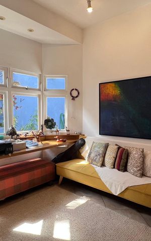 Casa à venda com 230m², 5 quartos e 2 vagas Casa à venda com 230m², 5 quartos e 2 vagasSala de TV