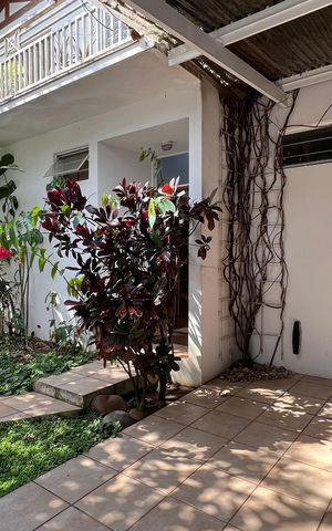 Casa à venda com 230m², 5 quartos e 2 vagas Casa à venda com 230m², 5 quartos e 2 vagasGaragem