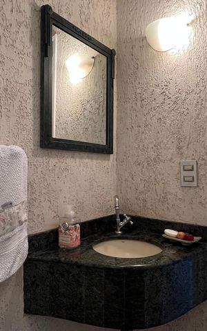Casa à venda com 230m², 5 quartos e 2 vagas Casa à venda com 230m², 5 quartos e 2 vagasLavabo