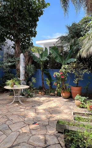 Casa à venda com 230m², 5 quartos e 2 vagas Casa à venda com 230m², 5 quartos e 2 vagasQuintal