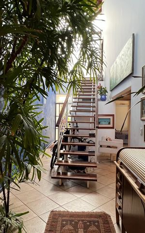 Casa à venda com 230m², 5 quartos e 2 vagas Casa à venda com 230m², 5 quartos e 2 vagasHall social
