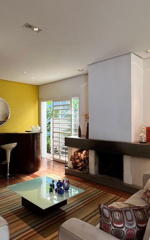 Casa à venda com 230m², 5 quartos e 2 vagas Casa à venda com 230m², 5 quartos e 2 vagasSala