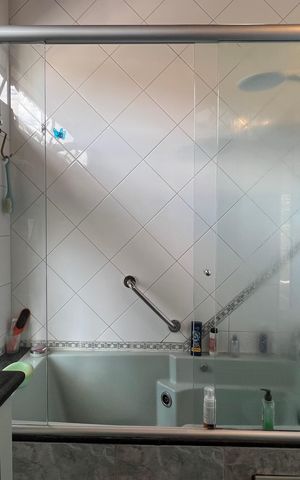 Casa à venda com 230m², 5 quartos e 2 vagas Casa à venda com 230m², 5 quartos e 2 vagasBanheiro da Suíte 3 e 4